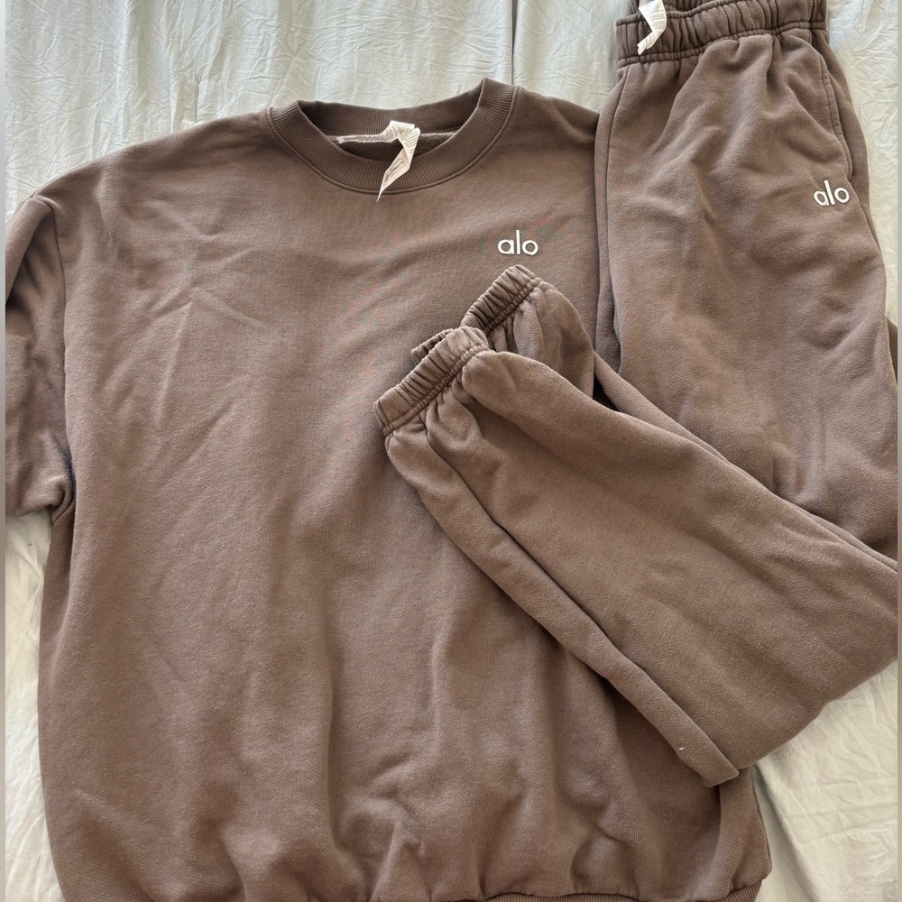 Alo Accolade Sweatsuit - Olive Tree